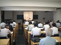 �����������̍u��