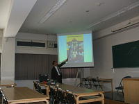 �����������̍u��