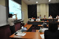 �x�c���G���̍u��