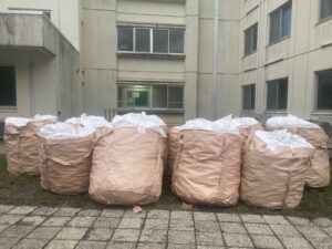 ペットボトル清掃を実施しました。【2025年10月8日、15日】
