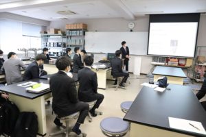 【電子制御工学科】卒業研究（5年）中間発表会の様子