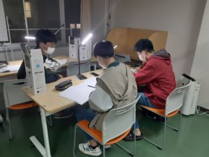 試験期間中の学寮の様子