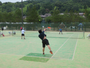 テニス部が第59回藤川杯クラブ対抗戦に出場しました。