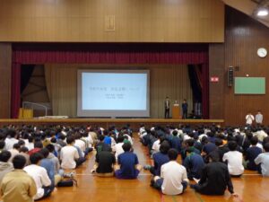 学生総会を行いました。