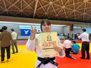 石田彩珠（3年）さんが、第58回全国高専体育大会（柔道）で全国3位となりました。