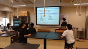 研究室見学会が行われました。