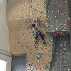 フリークライミング部が第30回近畿高等学校スポーツクライミング大会京都府予選で好成績を収めました。