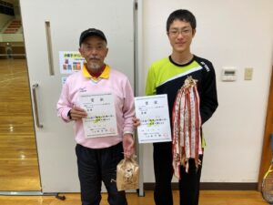 ソフトテニス部が「第52回舞鶴インドアソフトテニス選手権大会」で優勝しました。